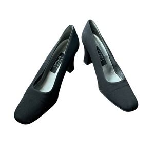 Stuart Weitzman‎ VTG black fabric block heel pump. Size 8.5B